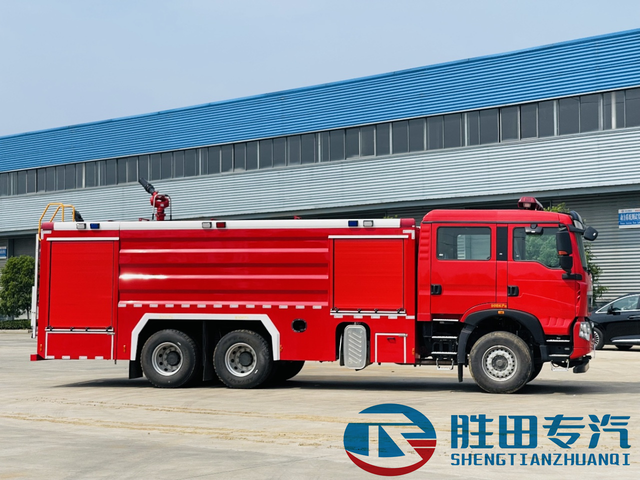 豪沃17噸水罐消防車