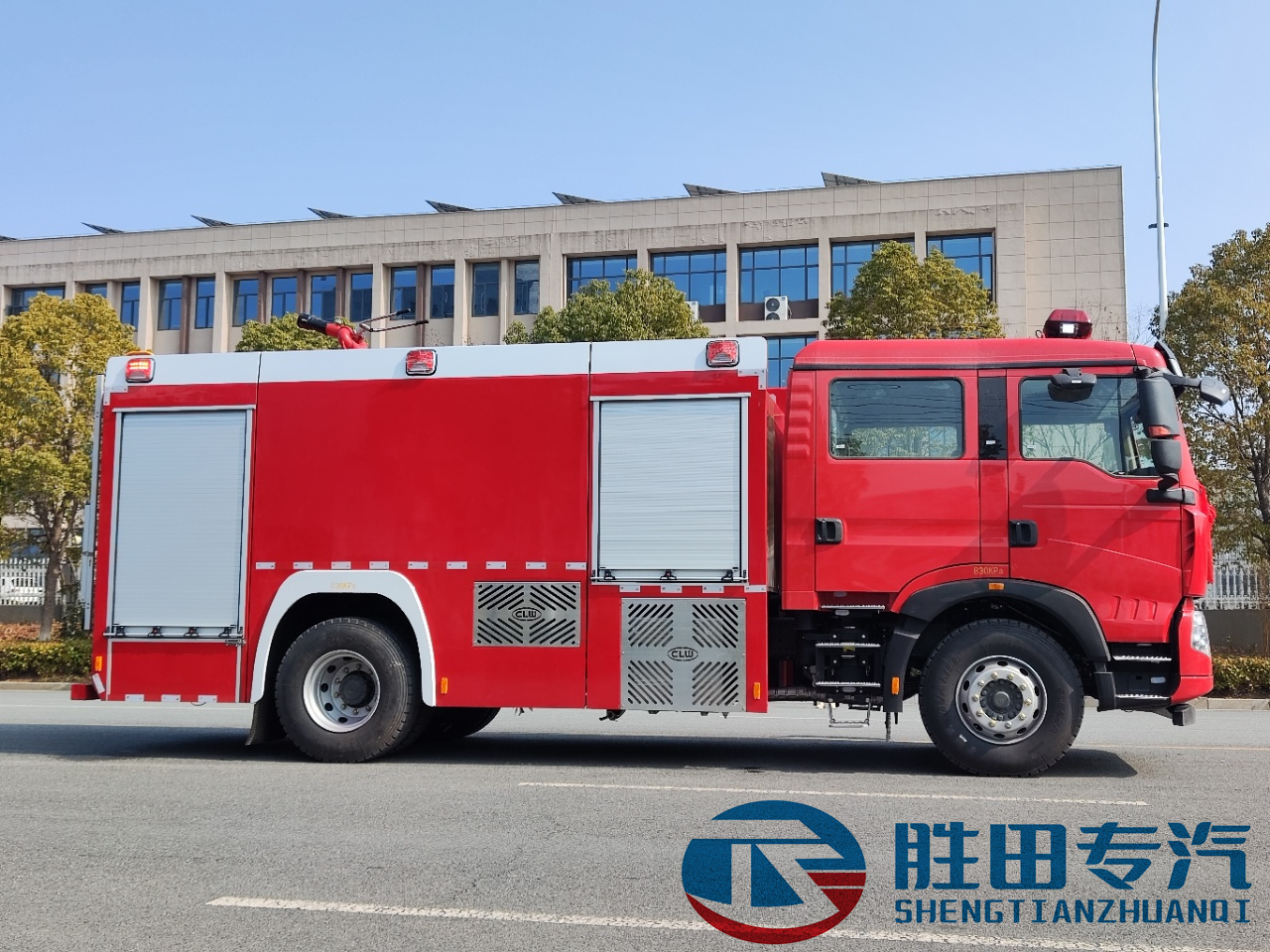 重汽豪沃8T泡沫消防車(chē)
